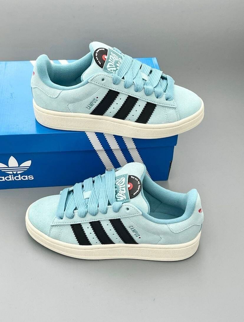 Baskets en daim bleu adidas