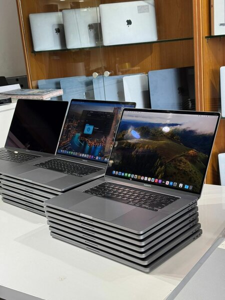2019 MACBOOK PRO 13 inches