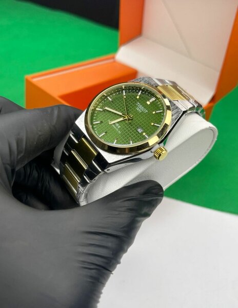 Montres Élégantes en Acier