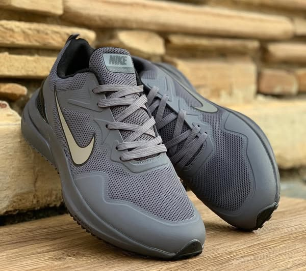 NIKE ZOOM