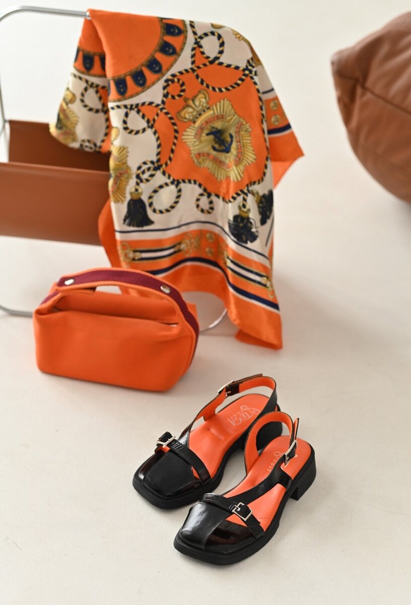 Босоножки в классическом стиле