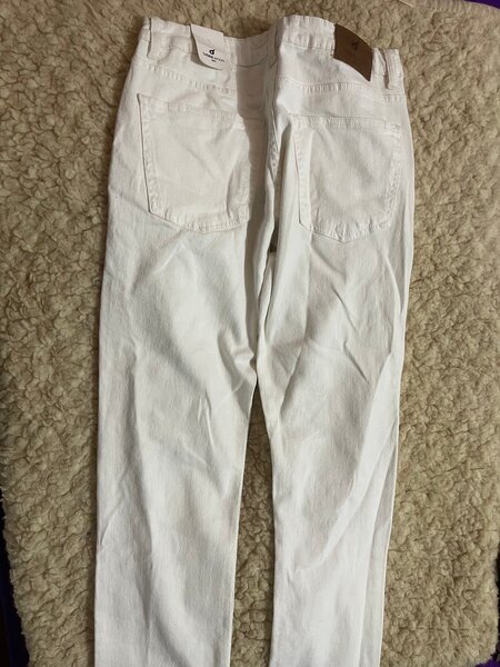 Jean blanc déchiré tendance