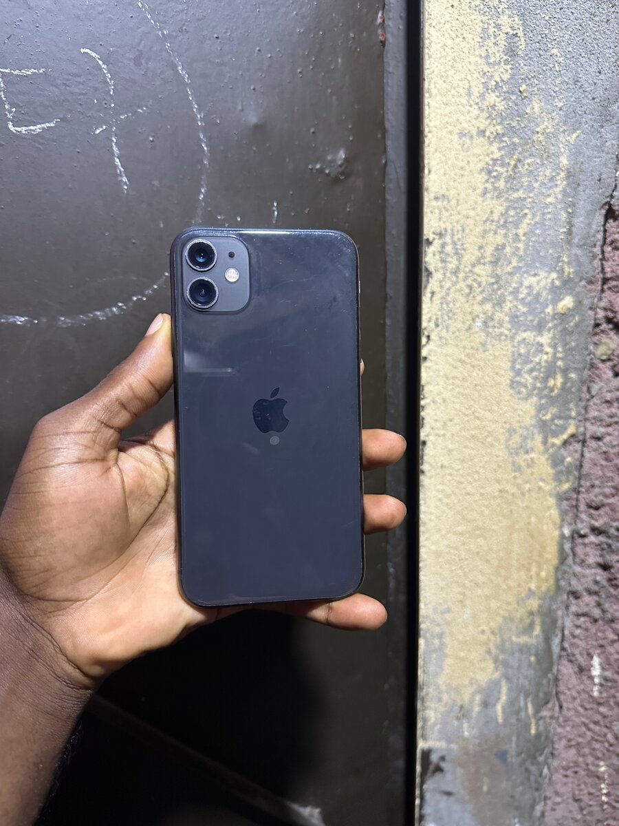iPhone 11 Dual Lens 64GB