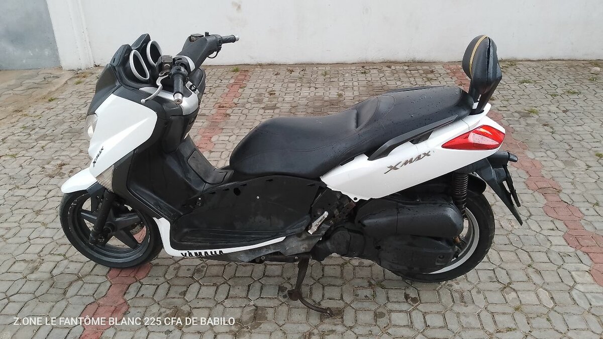 Scooter Xmax sportif et puissant