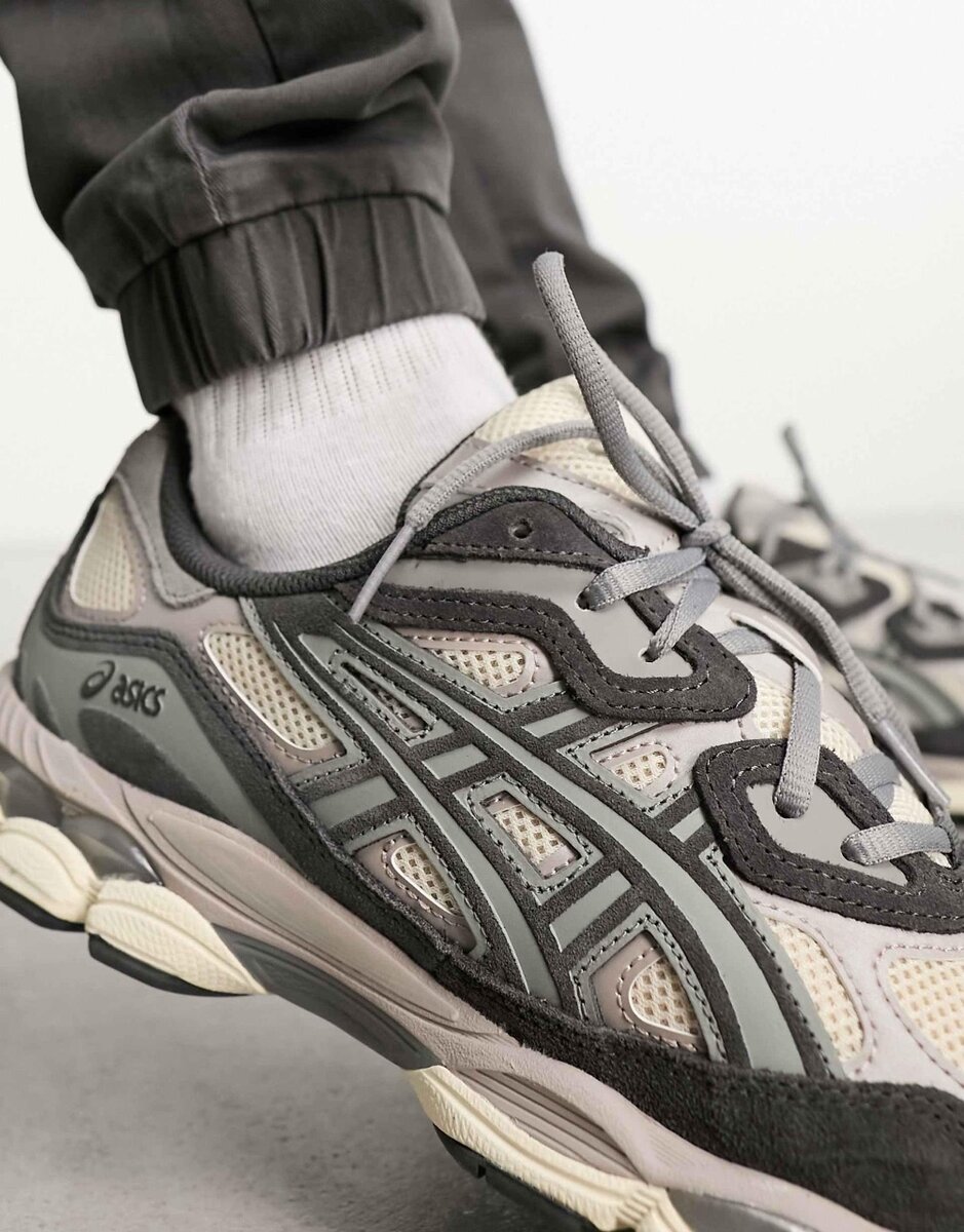 Chaussures de course Asics homme
