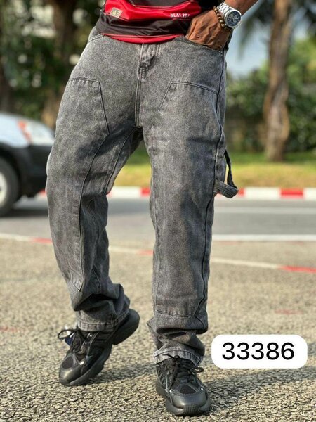 Jeans tendance ample graffiti