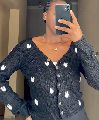 Short knitted cardigan with buttons   size:M