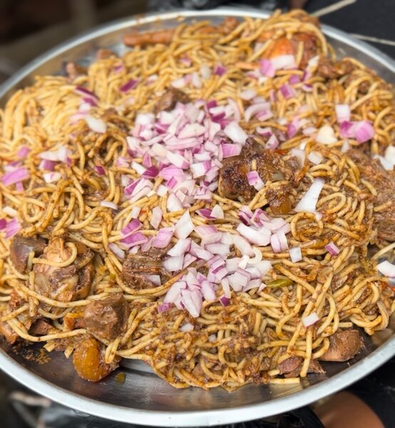 Spaghetti aux légumes et viande