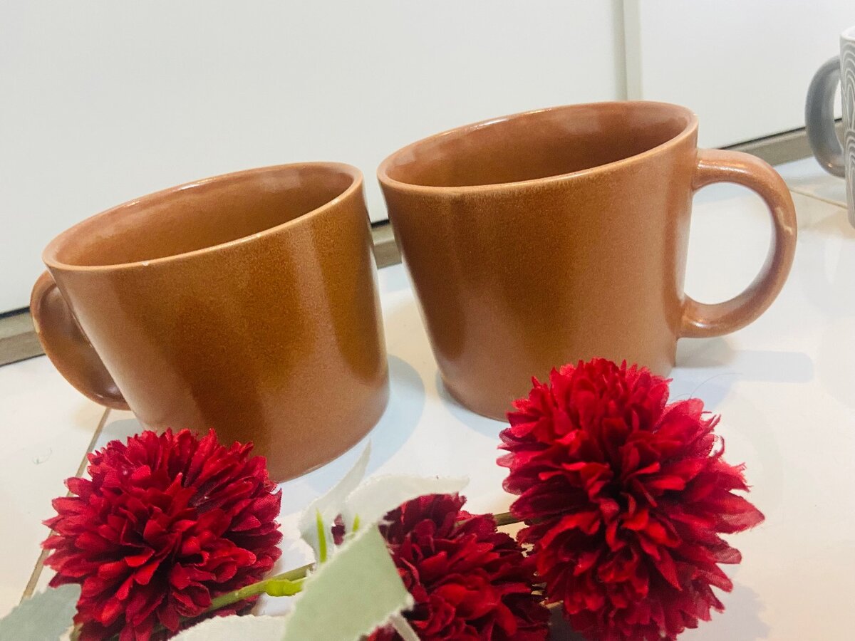 Beautifully designed ceramic tea mugs