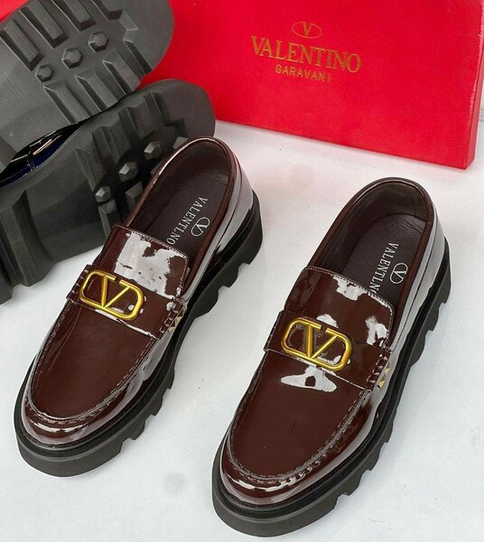 Mocassins vernis élégants