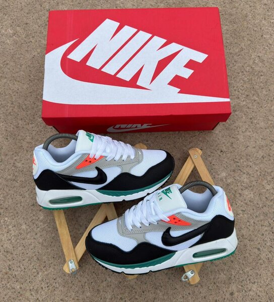 Baskets Nike Air Max Noir-blanc