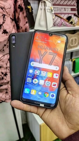Huawei Y7 Pro Smartphones