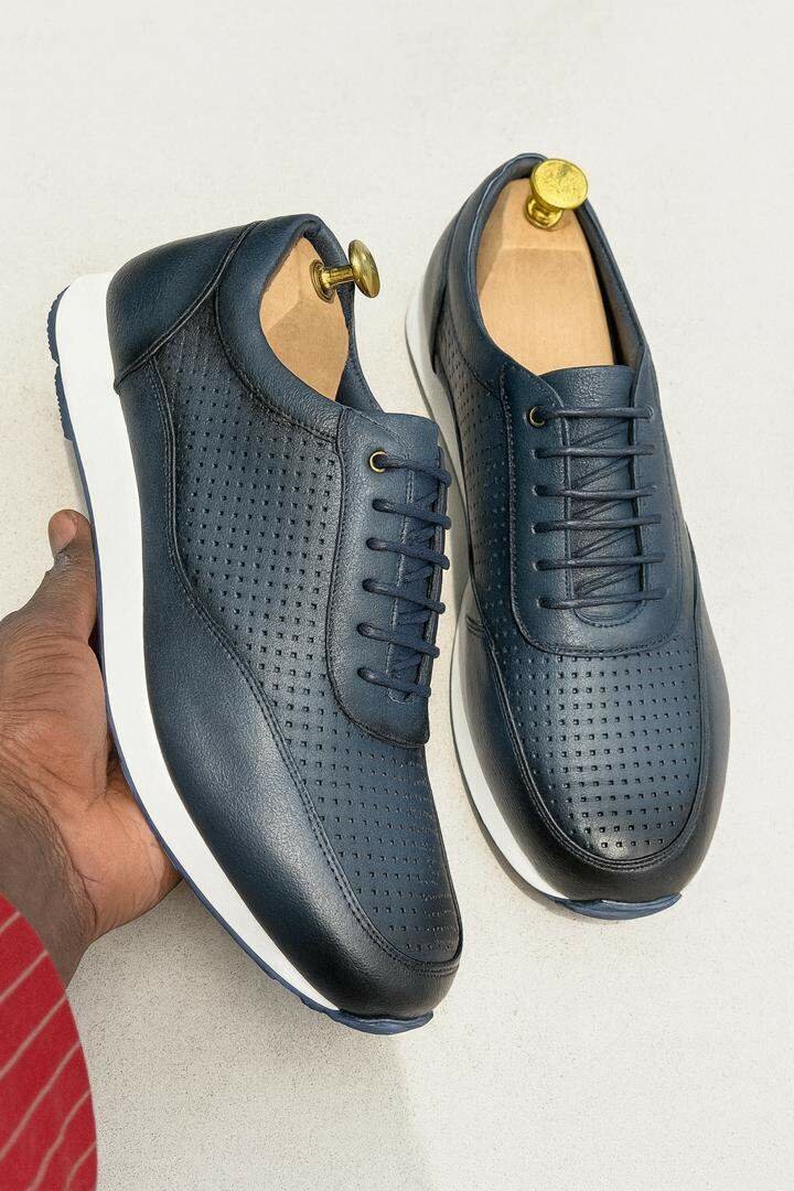 Chaussures de ville en cuir perforé