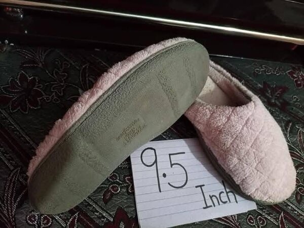 Ladies slippers