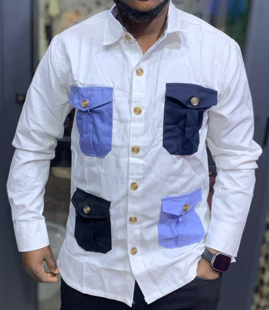 Chemise à poches colorées