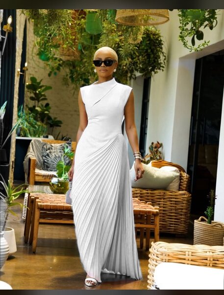 Robe longue plissée élégante