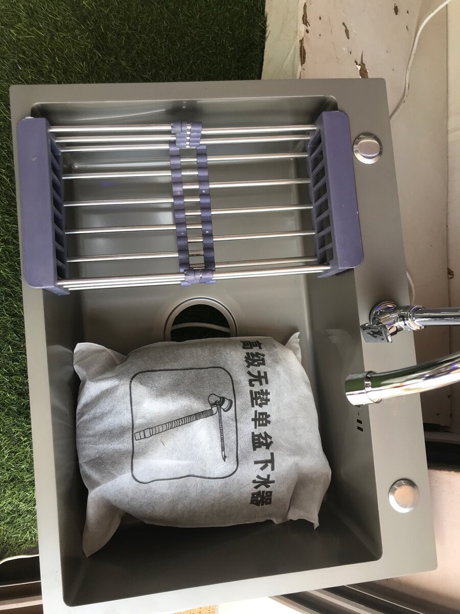 Kitchen sink armless