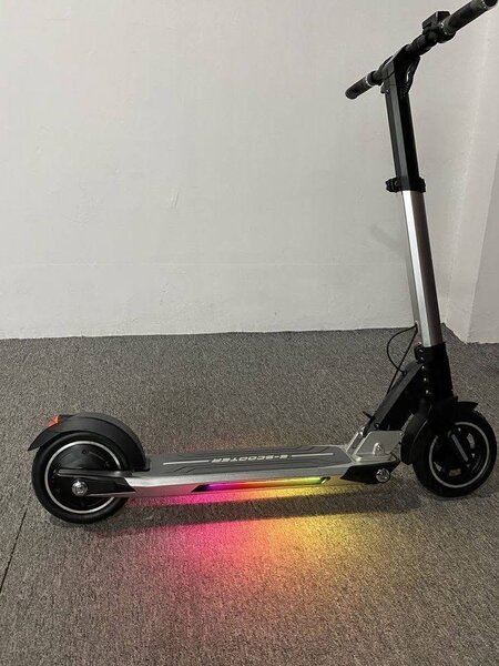 Trottinette électrique lumineuse