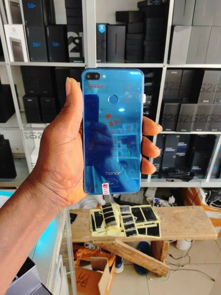 Brand new Huawei honor 9i 128gb/6gb ram 5000mAh battery capa