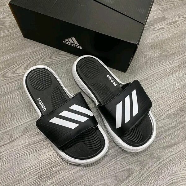 Claquette adidas
