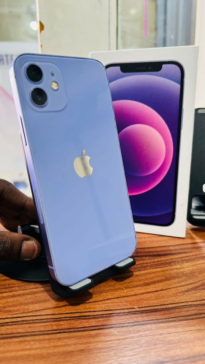 iPhone 12 128gb avec carton ( san id )