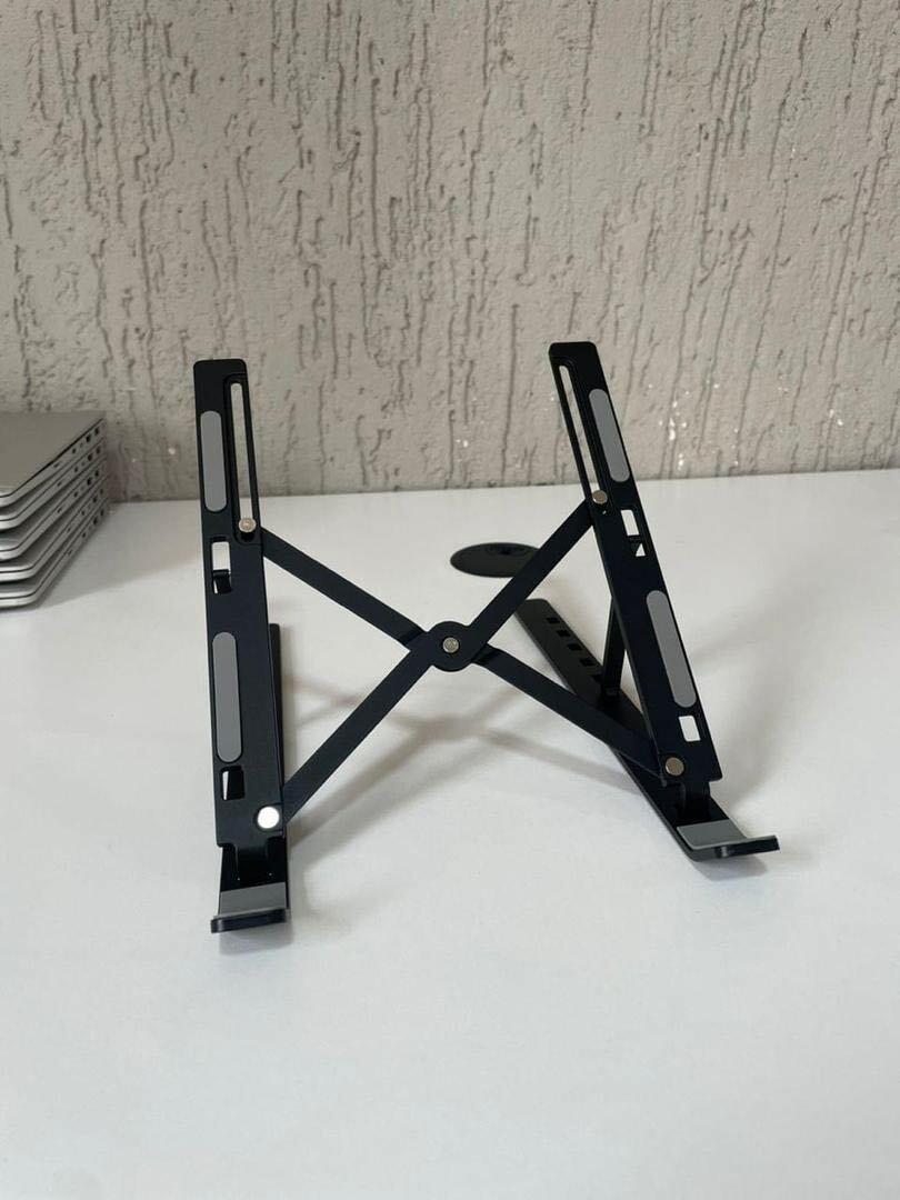 10 Steps Laptop Stand