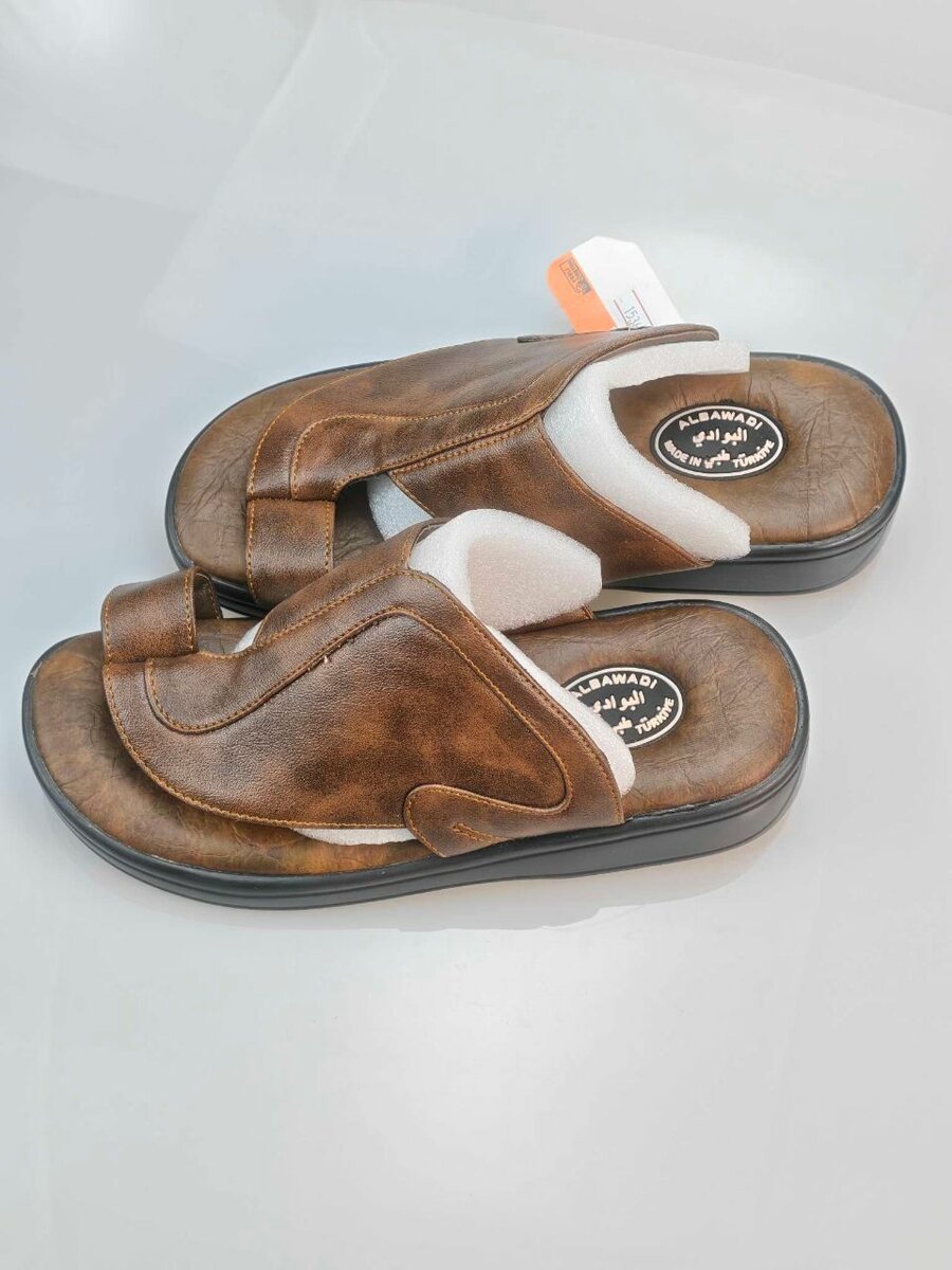 Sandales en cuir brun