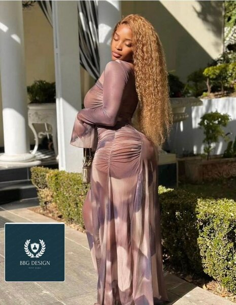 Robe longue élégante transparente