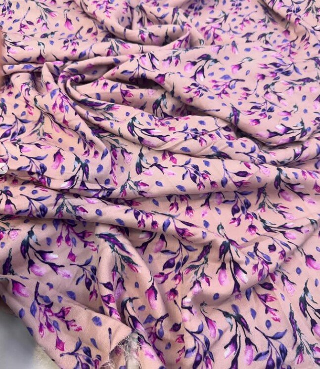 Красивая ткань для пошивая одежды Бельмондо штапель