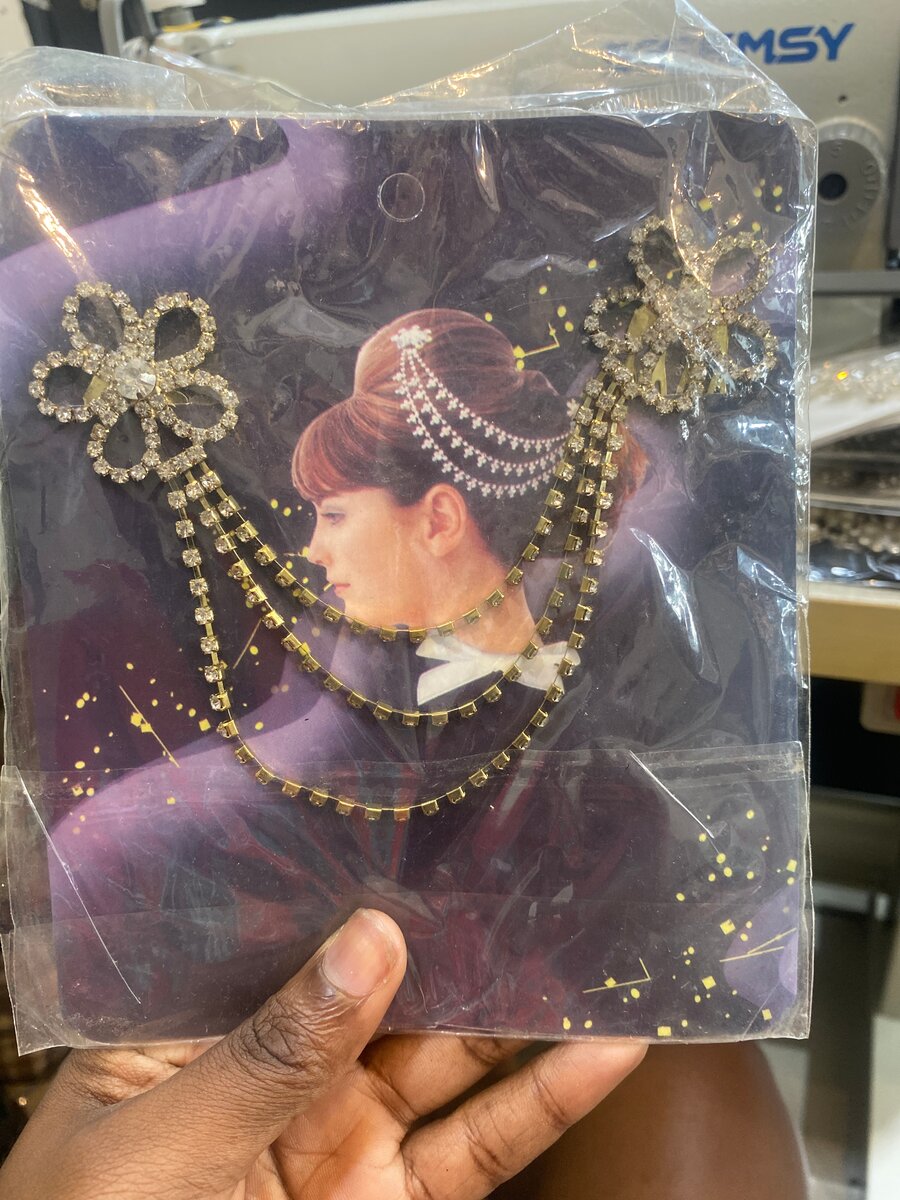 Épingles à cheveux ornées