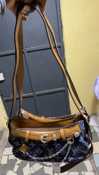 Sac à main mode avec chapeau