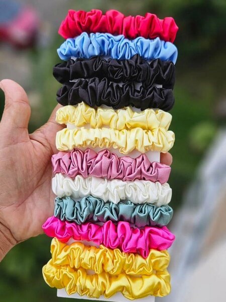 4 chouchous satin à 1000f