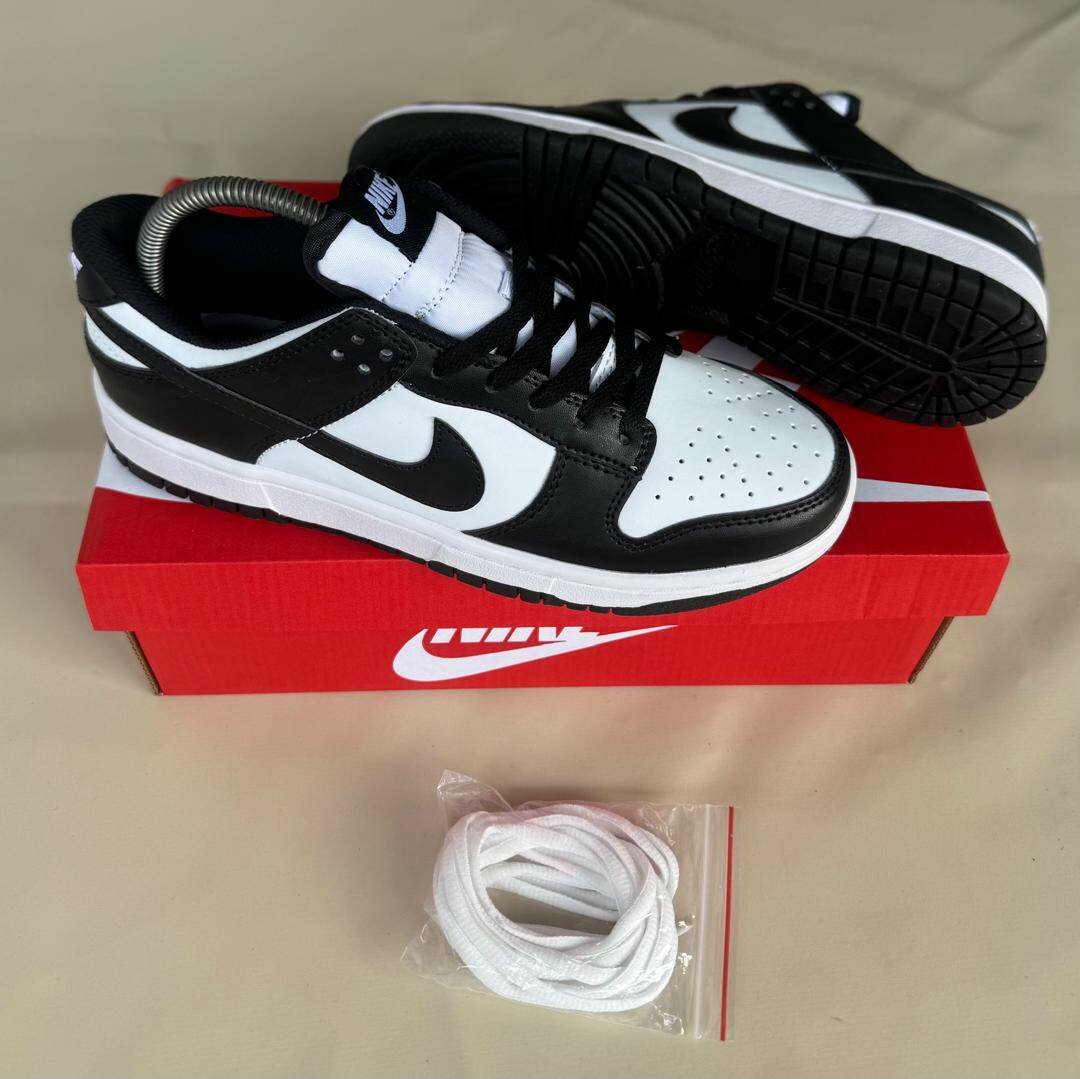 Baskets Nike Dunk Low Noir Blanc