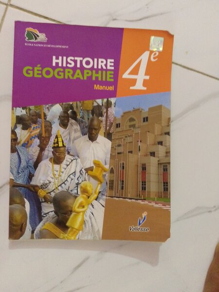 Manuel Histoire Géographie 4e