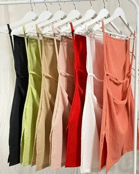 Débardeurs en lin colorés