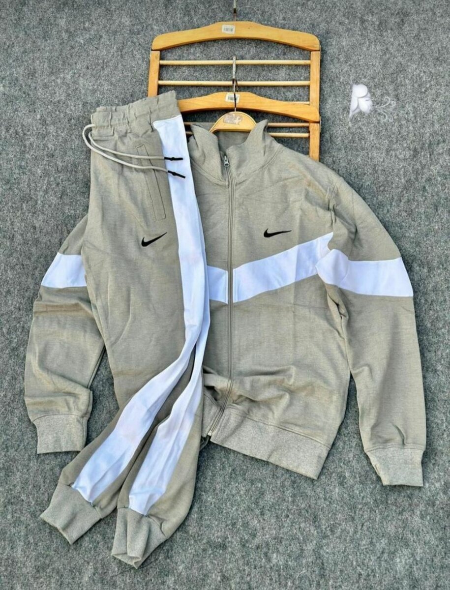 Complet pull NIKE