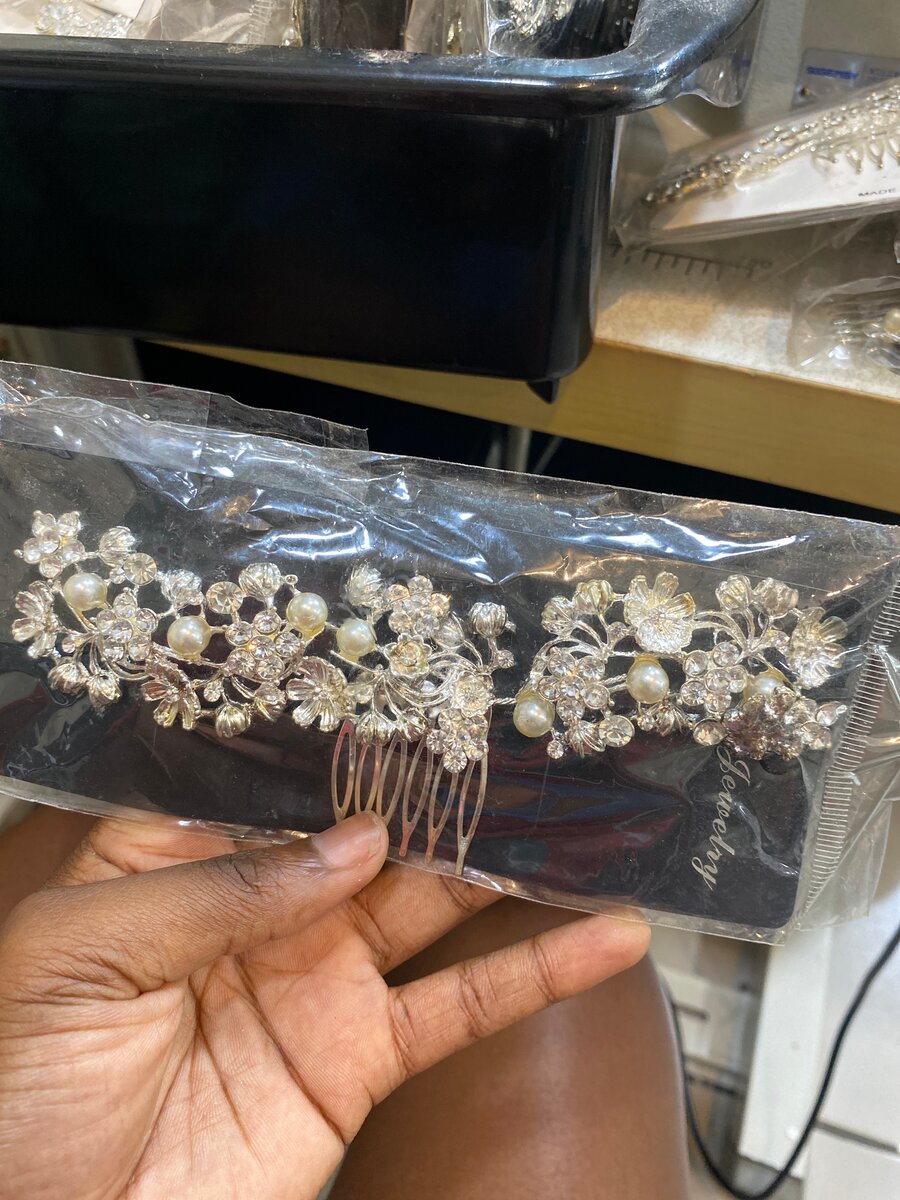 Peigne de cheveux floral élégante