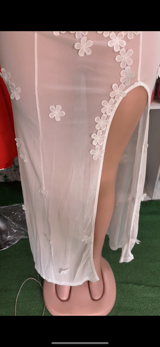 Robe élégante en dentelle fleurs