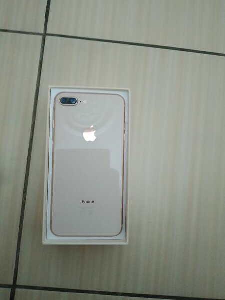 iPhone 8 Plus 64Go Or