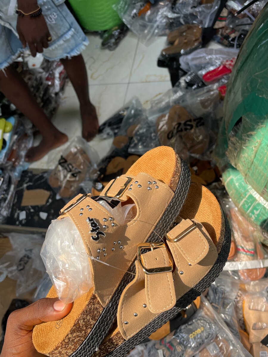 Sandales confortables à boucle