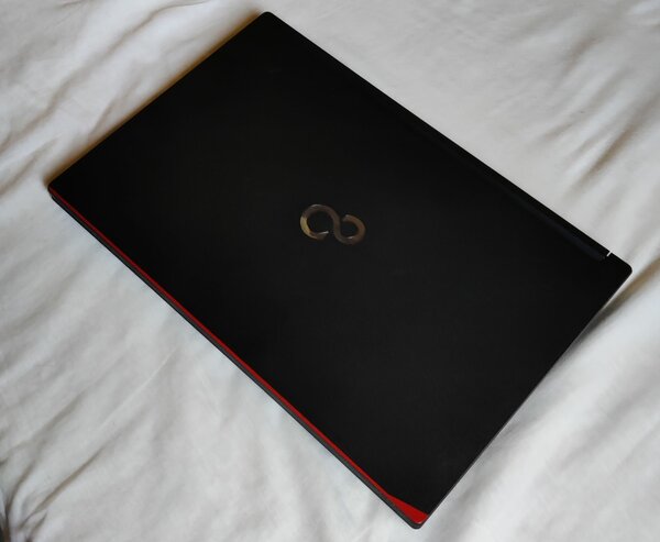 Fujitsu E544 (Core i7)