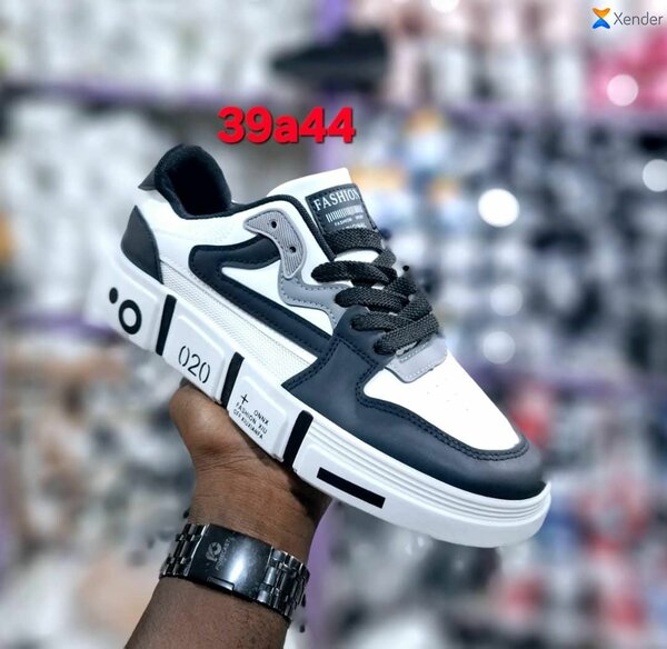 Baskets modernes pour homme