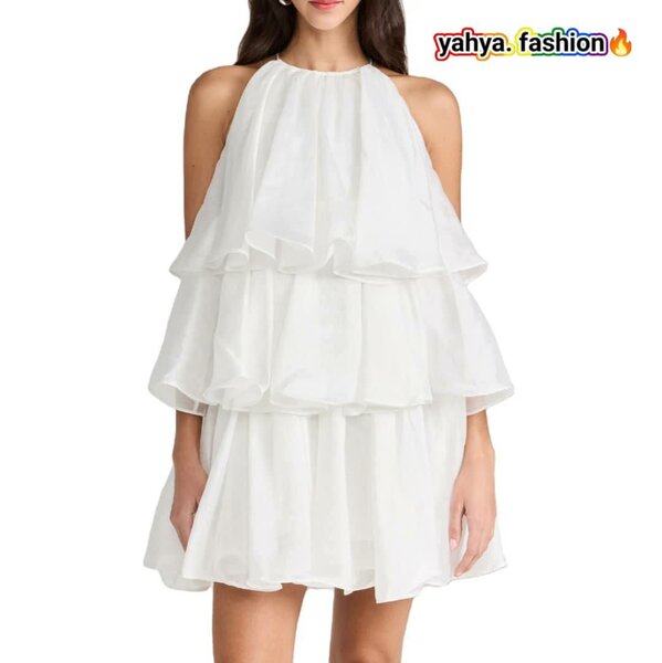 Robe blanche à volants élégante