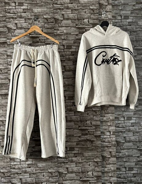 Ensemble de survêtement stylé