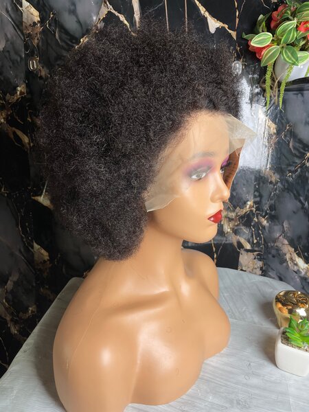 Perruque afro en dentelle