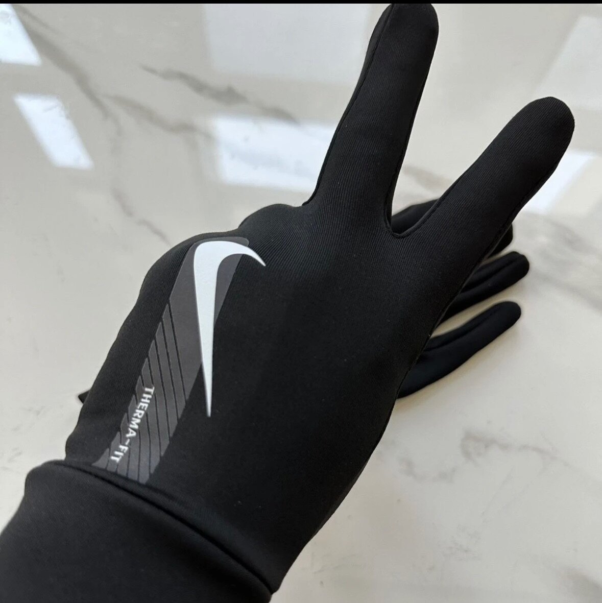 Зимние перчатки Nike