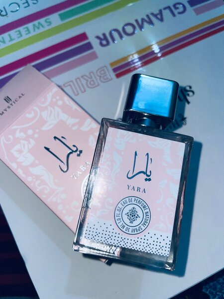 Parfum féminin floral Yara30ml