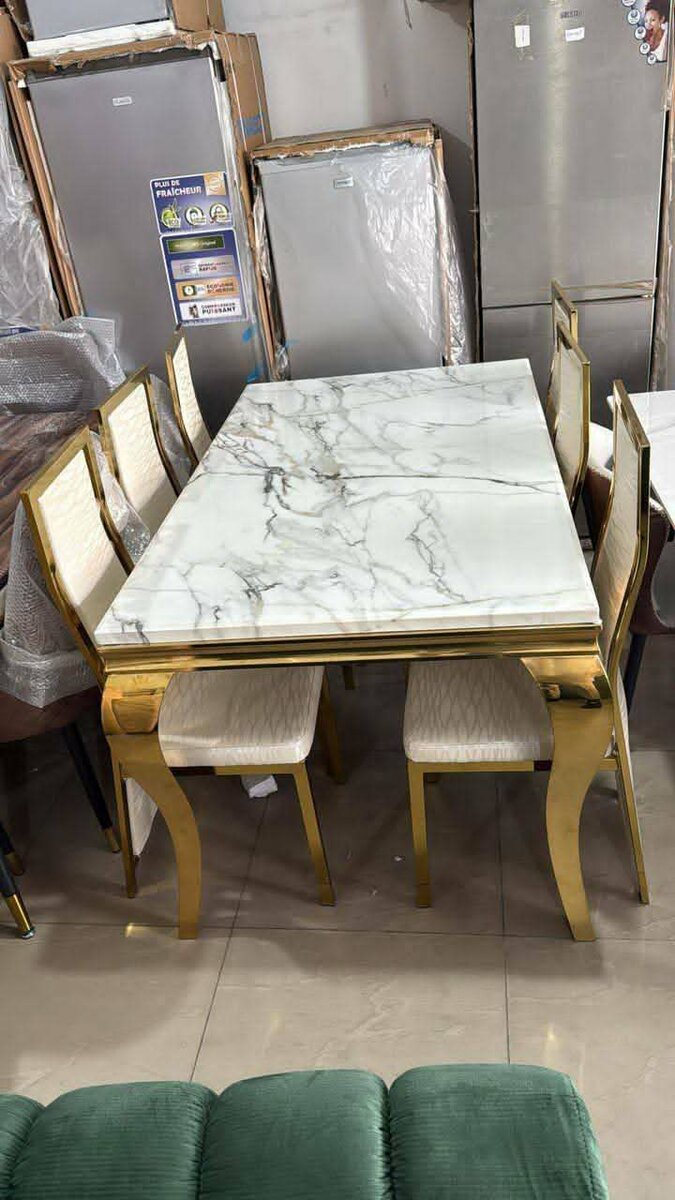 Table à manger en marbre 6plac