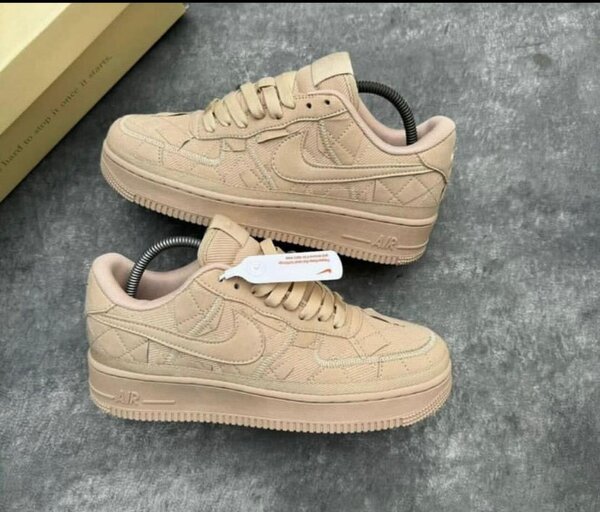 NIKE AIRFORCE CLASSIC