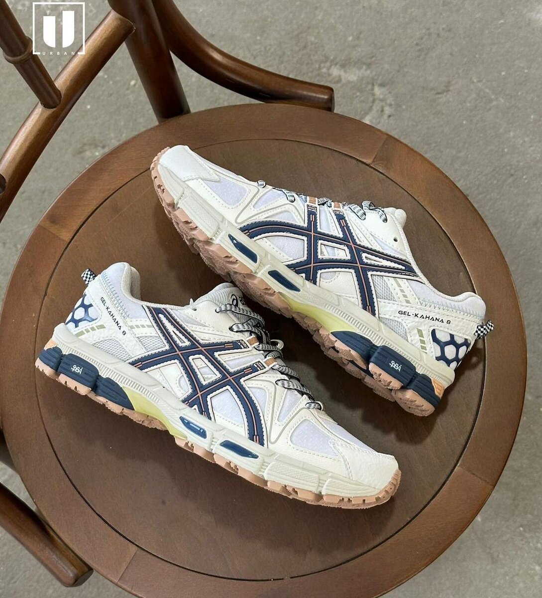 Asics kahana 8